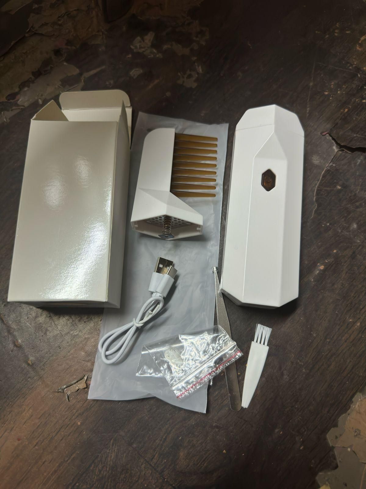 NJORA Portable Fragrance Comb | Scalp Massage & Detangling Comb