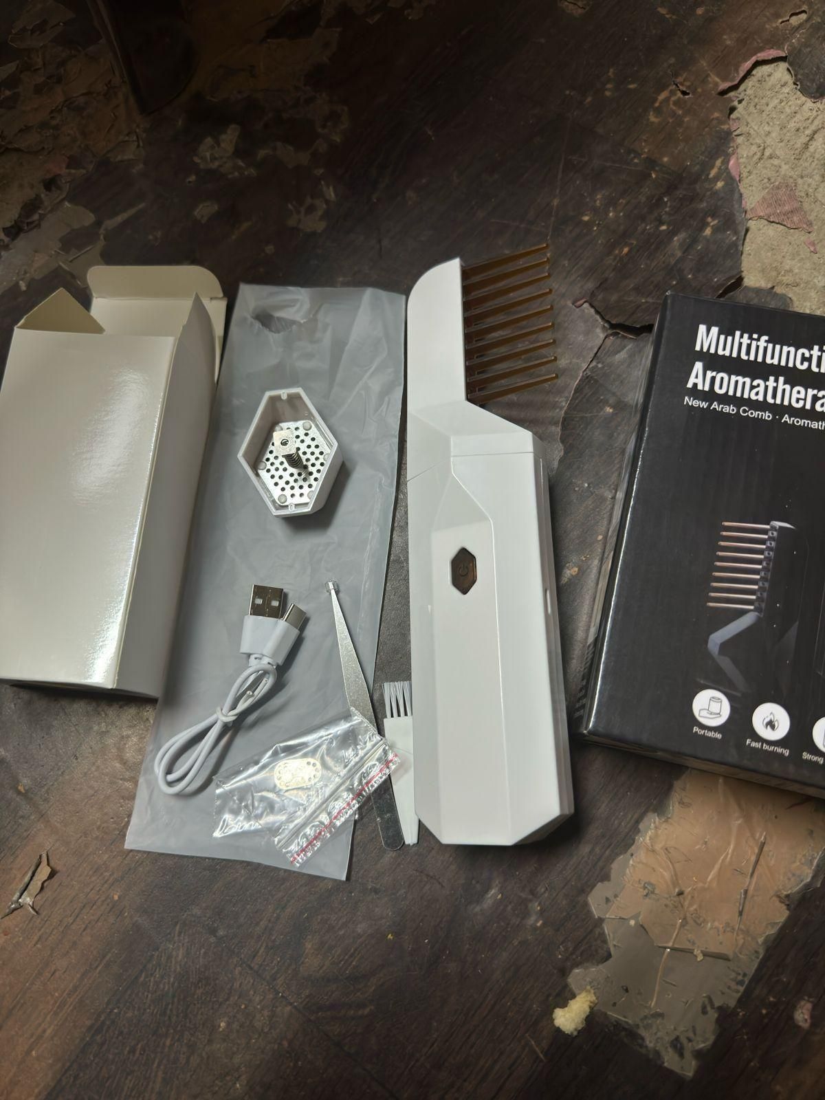 NJORA Portable Fragrance Comb | Scalp Massage & Detangling Comb